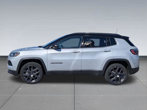 Used 2025 Jeep Compass Limited w/ Sun & Sound Group AWD/4WD image 2