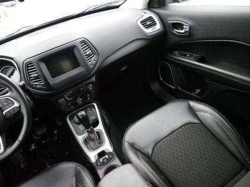 Used 2020 Jeep Compass Latitude w/ Cold Weather Group image 11