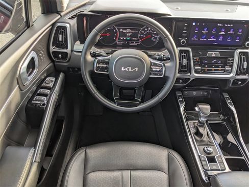 Certified 2022 Kia Sorento SX image 28