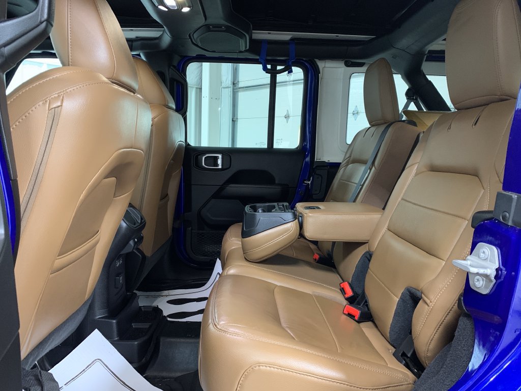 Used 2020 Jeep Wrangler Unlimited Sahara AWD/4WD image 18