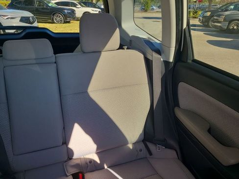 Used 2017 Subaru Forester 2.5i Premium w/ All-Weather Package image 6