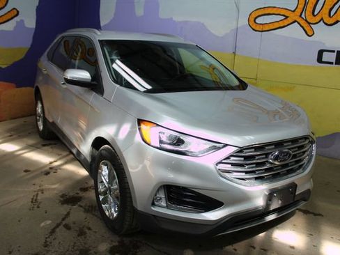 Used 2019 Ford Edge SEL w/ Equipment Group 201A AWD/4WD image 2
