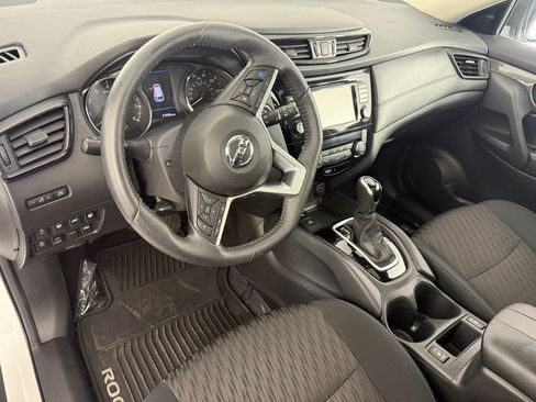 Used 2020 Nissan Rogue SV AWD/4WD image 17