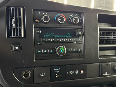 Used 2017 Chevrolet Express 2500 RWD image 14