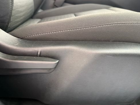 Used 2025 Chevrolet Equinox LT FWD image 26