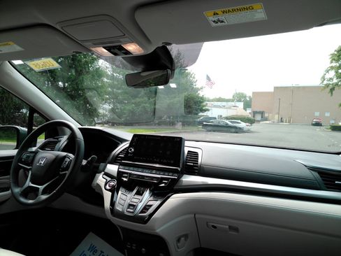 Used 2025 Honda Odyssey Touring image 18