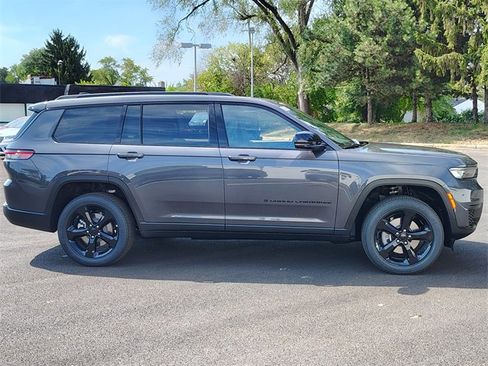 New 2025 Jeep Grand Cherokee L Altitude image 6
