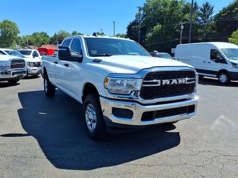 Used 2024 RAM 2500 Tradesman w/ Chrome Appearance Group AWD/4WD image 3