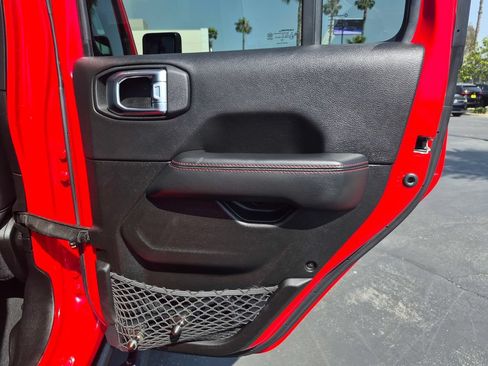 Used 2022 Jeep Gladiator Rubicon w/ LED Lighting Group AWD/4WD image 27