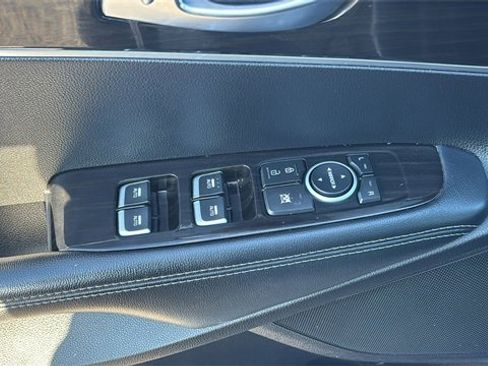 Used 2019 Kia Sorento LX image 9