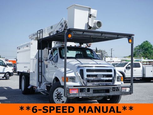Used 2013 Ford F750 2WD Regular Cab Super Duty image 2