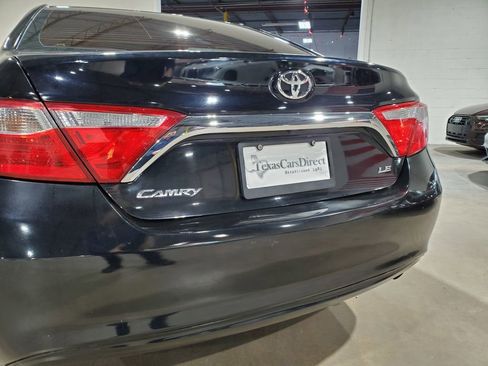 Used 2015 Toyota Camry LE image 38