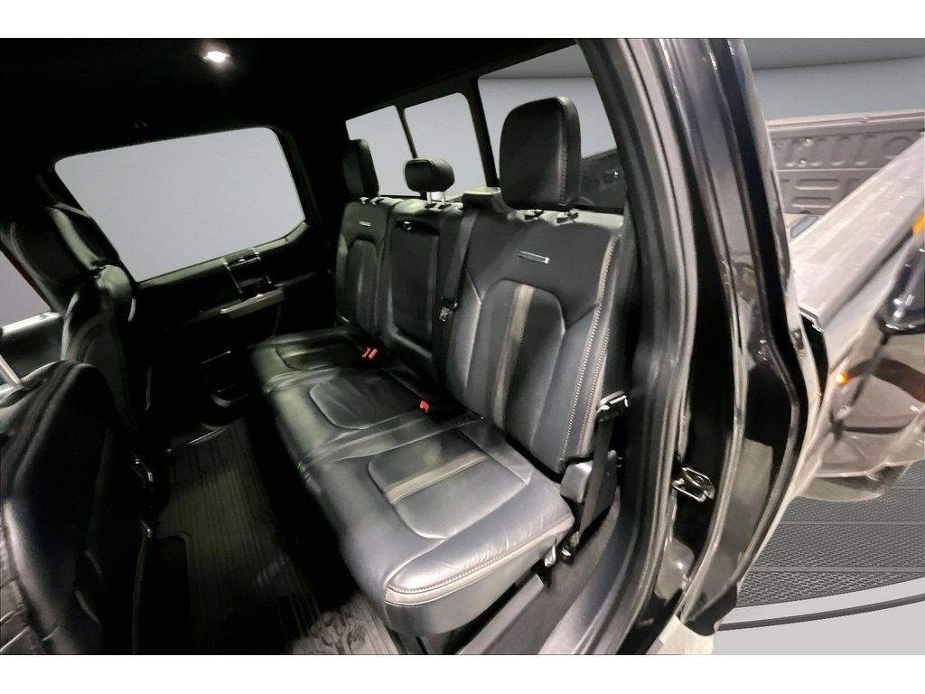Used 2022 Ford F450 Platinum w/ FX4 Off-Road Package AWD/4WD image 27