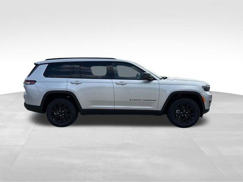New 2025 Jeep Grand Cherokee L Altitude RWD image 25