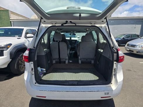 Used 2015 Toyota Sienna L FWD image 8