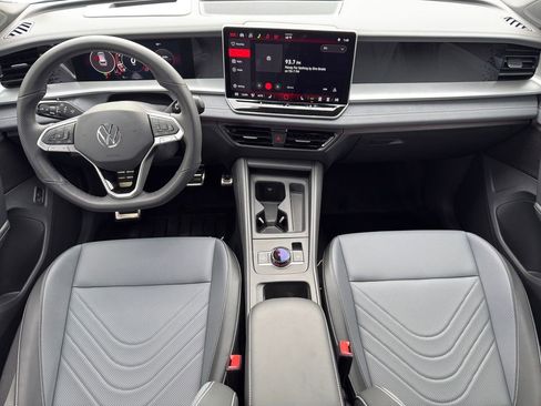 New 2026 Volkswagen Tiguan SE R-Line image 25