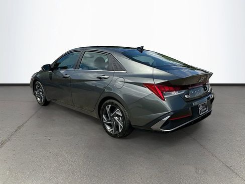 Used 2024 Hyundai Elantra Limited FWD image 5