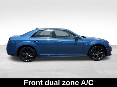 Used 2023 Chrysler 300 Touring L w/ Popular Equipment Group RWD image 6