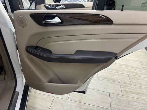 Used 2015 Mercedes-Benz ML 350 2WD w/ Premium 1 Package image 18