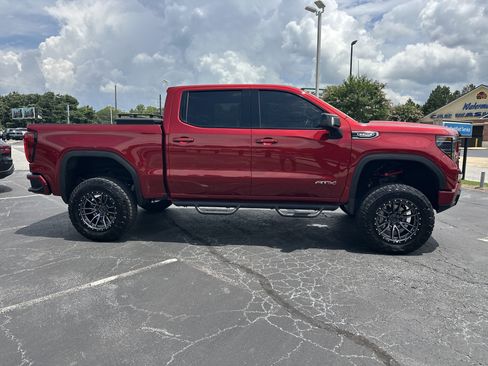 Used 2025 GMC Sierra 1500 AT4 w/ AT4 Premium Package AWD/4WD image 9