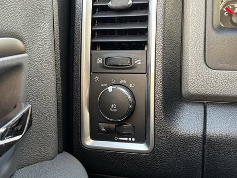 Used 2017 RAM 1500 Big Horn image 32