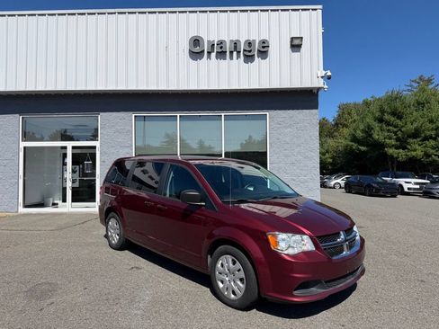 Used 2018 Dodge Grand Caravan SE w/ UConnect Hands-Free Group FWD image 8