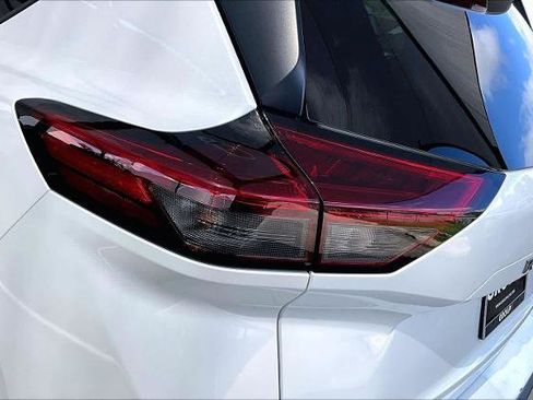 Certified 2025 Nissan Rogue SV FWD image 28