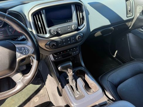 Used 2019 Chevrolet Colorado Z71 image 12