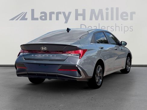 New 2026 Hyundai Elantra SEL Sport Premium FWD image 7