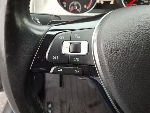 Used 2015 Volkswagen Golf TDI S image 30