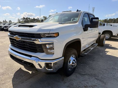 New 2026 Chevrolet Silverado 3500 LT w/ Convenience Package AWD/4WD image 1