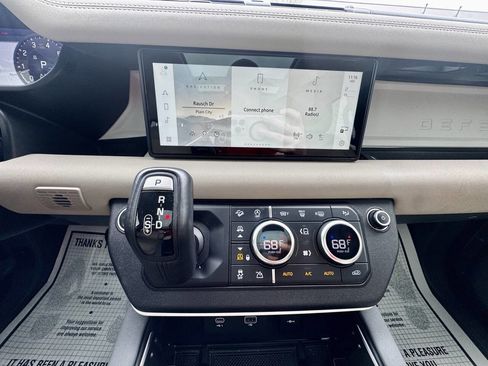 Used 2020 Land Rover Defender 110 SE image 24