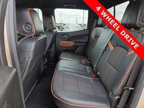 Used 2024 GMC Canyon AT4 AWD/4WD image 10