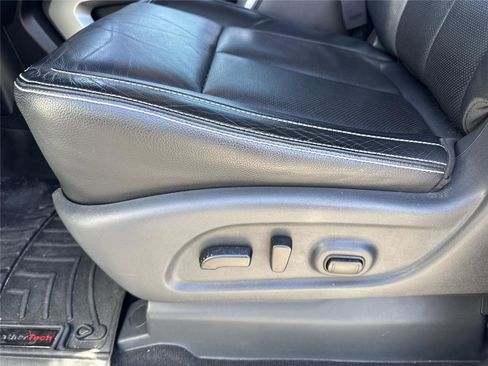 Used 2018 Nissan Titan PRO-4X w/ Pro-4x Convenience Package AWD/4WD image 12