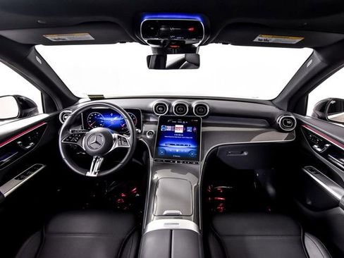 Certified 2025 Mercedes-Benz GLC 300 image 3