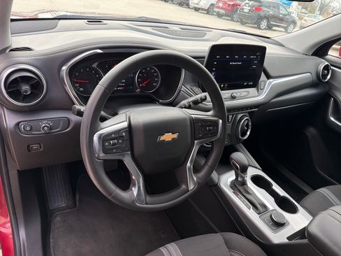 Used 2025 Chevrolet Blazer LT image 13