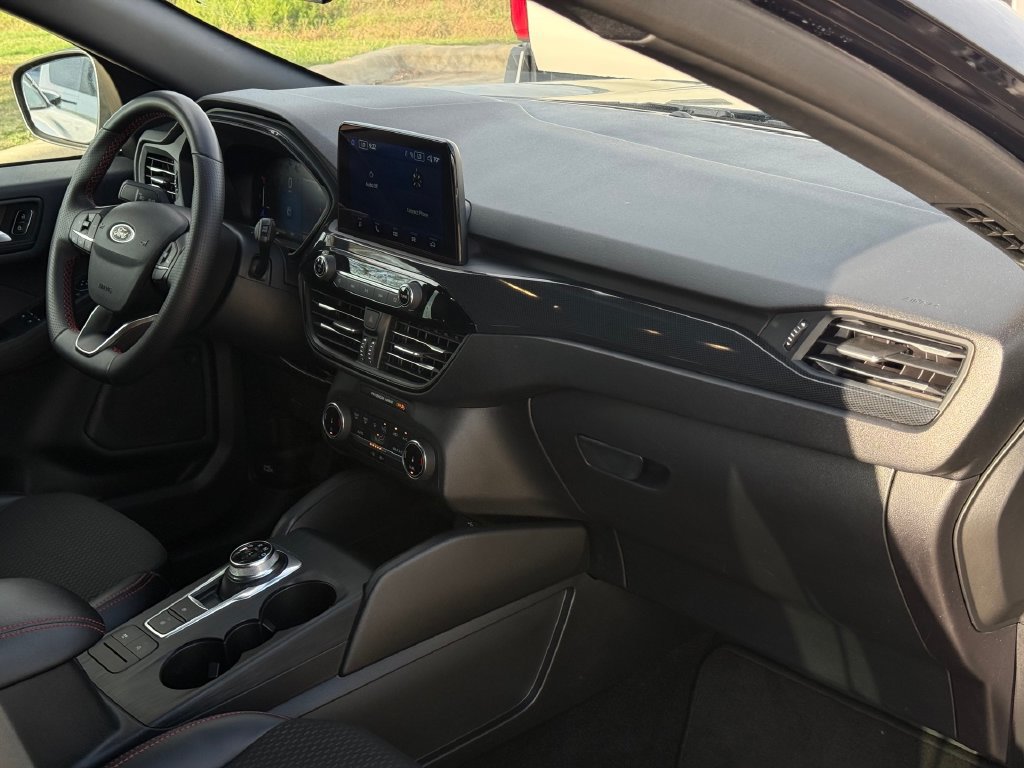 Used 2025 Ford Escape ST-Line FWD image 23