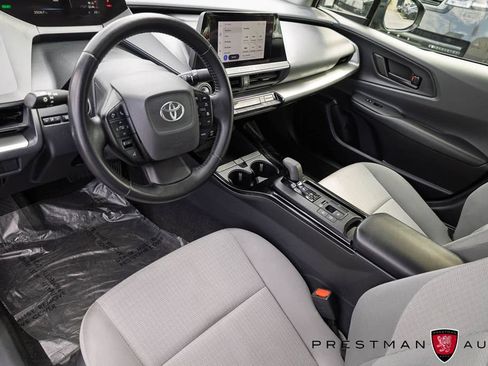 Used 2024 Toyota Prius LE FWD image 16