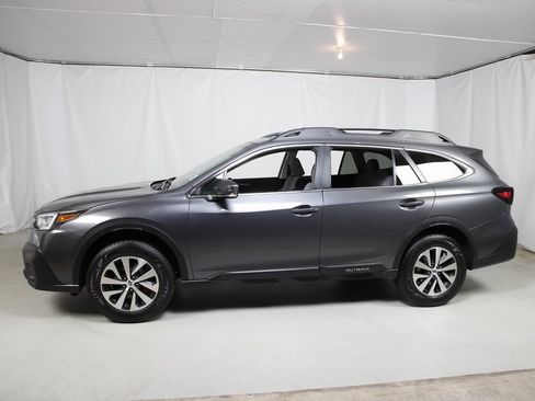 Used 2022 Subaru Outback Premium image 18