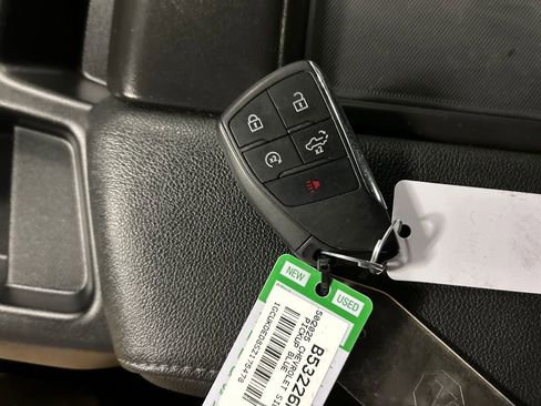 Used 2025 Chevrolet Silverado 1500 LT AWD/4WD image 22