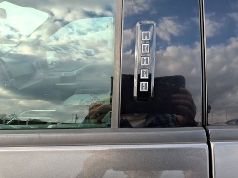 Used 2017 Ford F150 XLT w/ Equipment Group 302A Luxury image 7