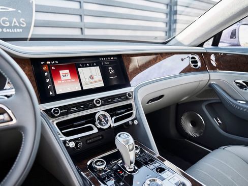 Used 2026 Bentley Flying Spur Plug-In Hybrid AWD/4WD image 65