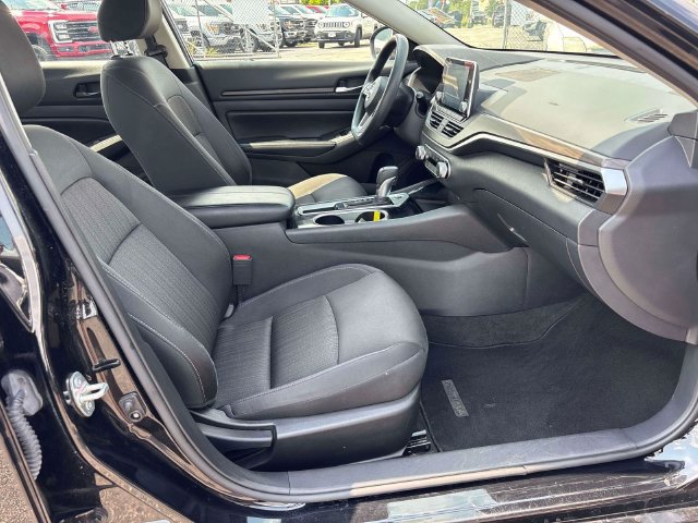 Used 2024 Nissan Altima 2.5 SV FWD image 18