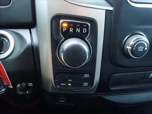 Used 2016 RAM 1500 Classic SLT AWD/4WD image 17