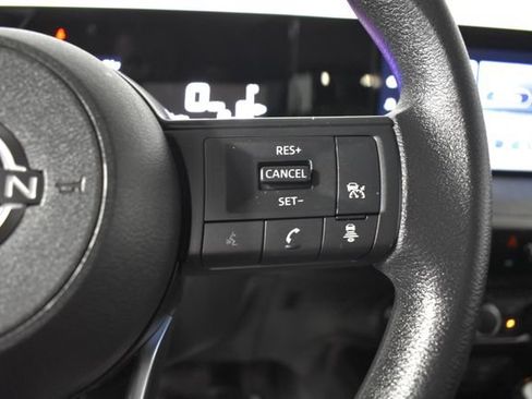 Used 2025 Nissan Kicks SV AWD/4WD image 15