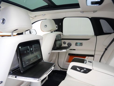 Used 2022 Rolls-Royce Ghost w/ Ghost Package AWD/4WD image 38