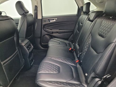 Used 2024 Ford Edge Titanium image 18