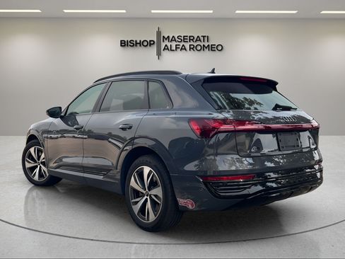 Used 2024 Audi Q8 e-tron Premium AWD/4WD image 3