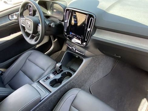 Certified 2025 Volvo XC40 B5 Core w/ Protection Package Premier AWD/4WD image 13