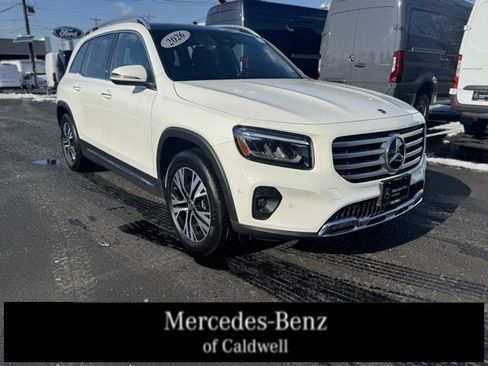 Used 2026 Mercedes-Benz GLB 250 4MATIC image 1